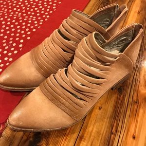 Free People Lost Valley Ankle Boot size 39 tan